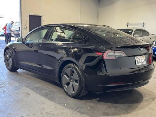 2022 Tesla Model 3 Standard Range