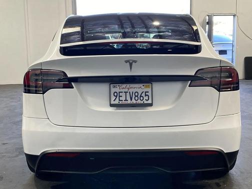 2023 Tesla Model X Standard Range
