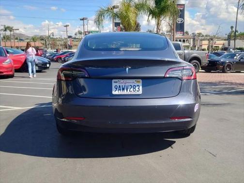 2022 Tesla Model 3 Standard Range
