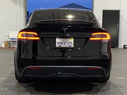 2022 Tesla Model X Base
