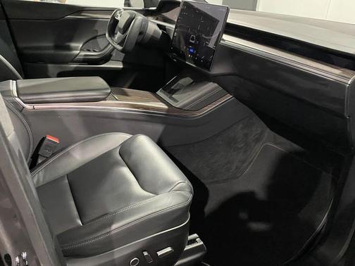 2022 Tesla Model X Base