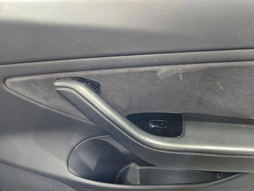 Deep Blue Metallic 2018 Tesla Model 3 Performance