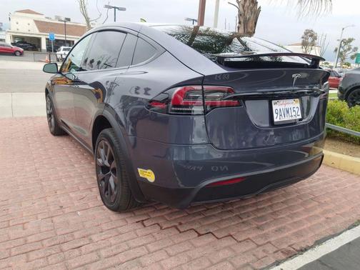 2022 Tesla Model X Base