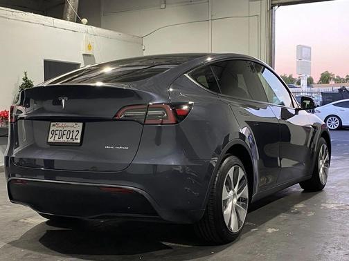 2023 Tesla Model Y Long Range Dual Motor All-Wheel Drive