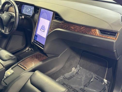 2020 Tesla Model X Long Range Plus Dual Motor All-Wheel Drive