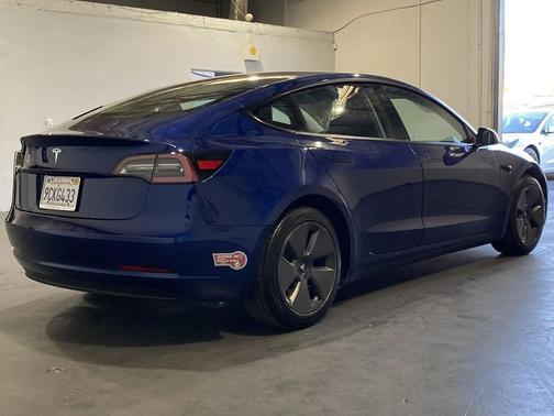 2022 Tesla Model 3 Standard Range