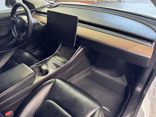 2019 Tesla Model 3 Mid Range