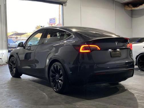 2022 Tesla Model Y Performance Dual Motor All-Wheel Drive
