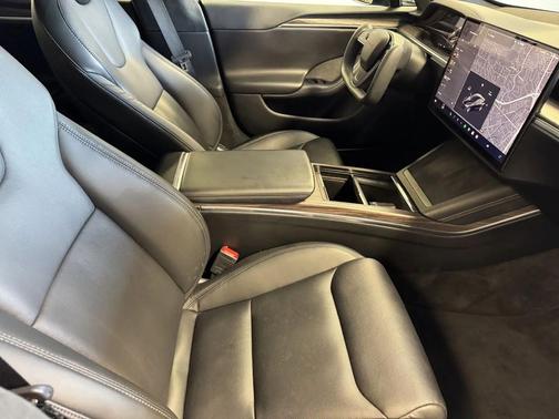 2022 Tesla Model S Base