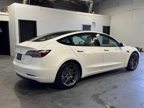 2022 Tesla Model 3 Standard Range