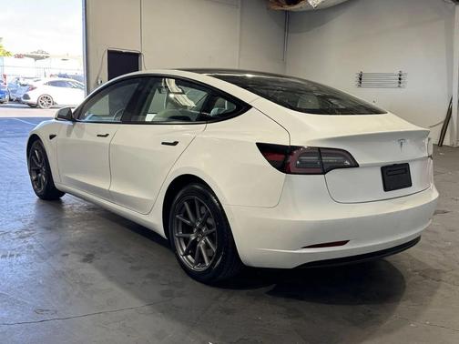 2022 Tesla Model 3 Standard Range