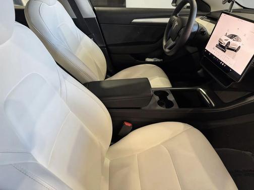 2022 Tesla Model 3 Standard Range