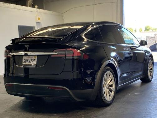 2017 Tesla Model X 75D