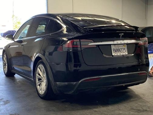2017 Tesla Model X 75D