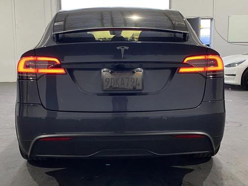 2022 Tesla Model X Base