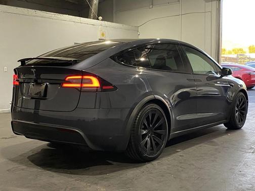 2022 Tesla Model X Base