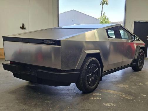 Stainless Steel 2024 Tesla Cybertruck Cyberbeast