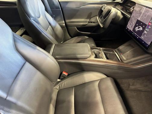 2022 Tesla Model S Base