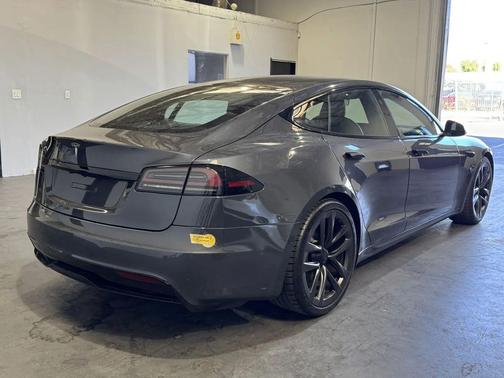 2022 Tesla Model S Base