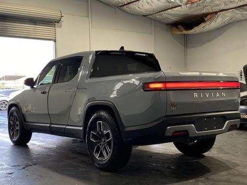 2022 Rivian R1T Launch Edition