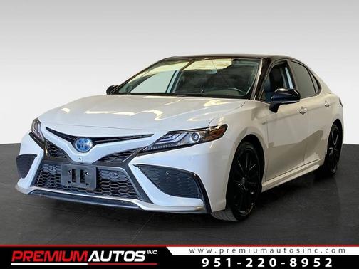 2023 Toyota Camry Hybrid SE