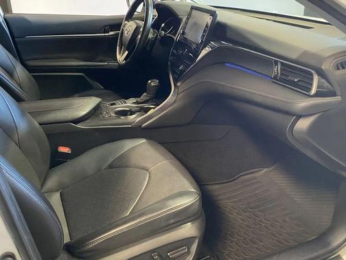 2023 Toyota Camry Hybrid SE