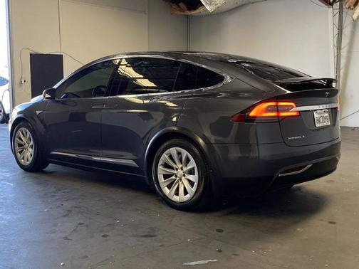 2016 Tesla Model X 75D
