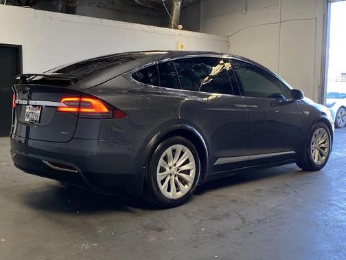 2016 Tesla Model X 75D