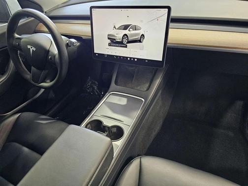 white 2022 Tesla Model Y Long Range Dual Motor All-Wheel Drive