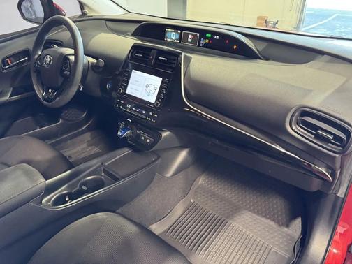 2022 Toyota Prius L