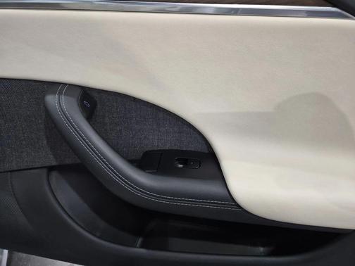 white 2022 Tesla Model S Base