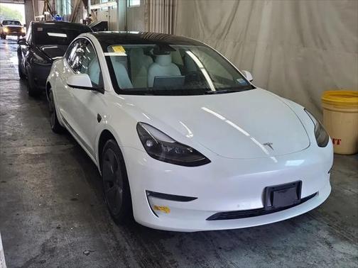 2022 Tesla Model 3 Standard Range