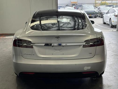 2016 Tesla Model S 75D
