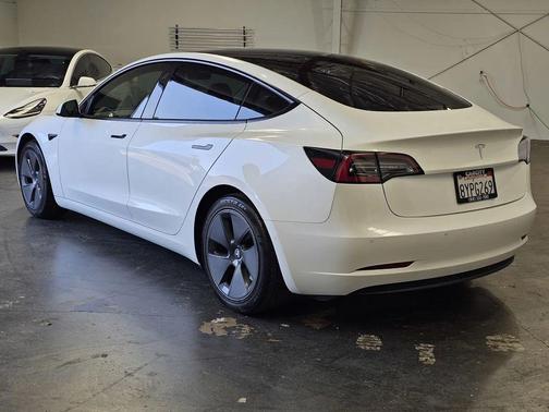 Pearl White Multi-Coat 2021 Tesla Model 3 Standard Range Plus