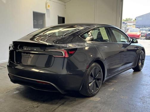 2025 Tesla Model 3 Long Range