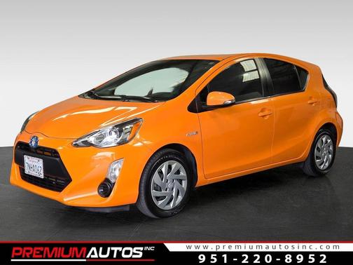 Tangerine Splash Pearl 2015 Toyota Prius c Four