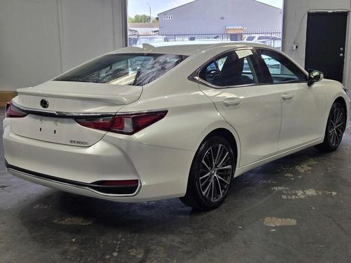 white 2023 Lexus ES 300h Base