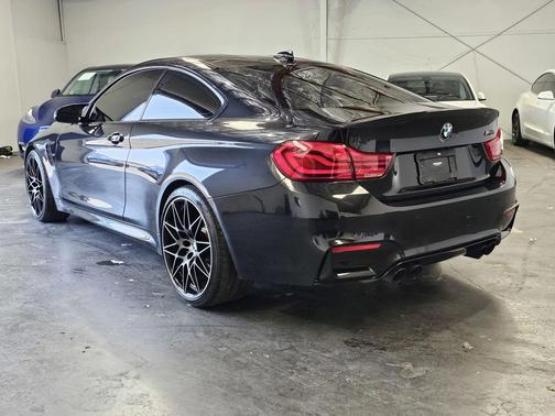 Black Sapphire Metallic 2019 BMW M4 Base