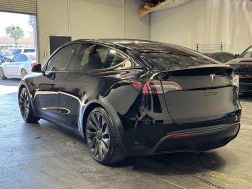 2022 Tesla Model Y Performance Dual Motor All-Wheel Drive