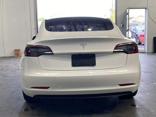 2022 Tesla Model 3 Standard Range