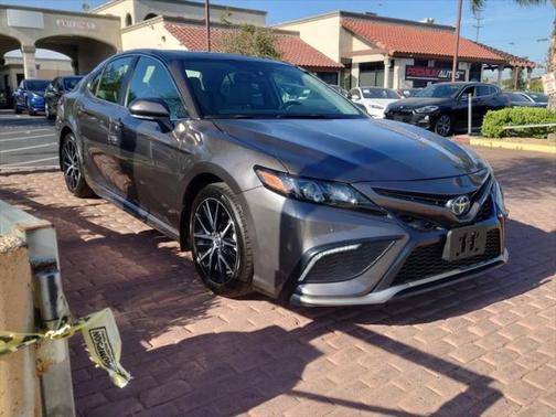 2024 Toyota Camry Hybrid SE
