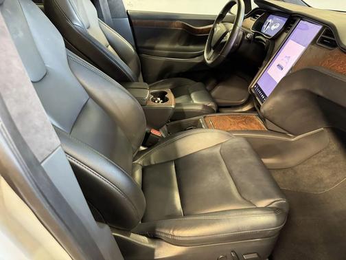 2021 Tesla Model X Long Range Plus Dual Motor All-Wheel Drive