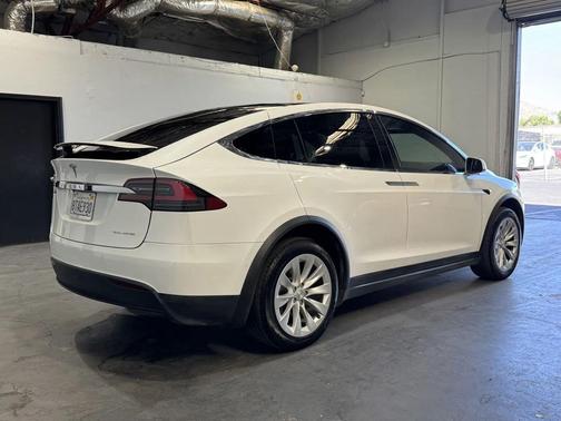 2021 Tesla Model X Long Range Plus Dual Motor All-Wheel Drive