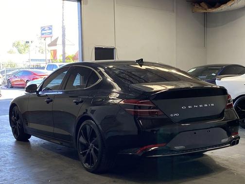 2023 Genesis G70 2.0T RWD