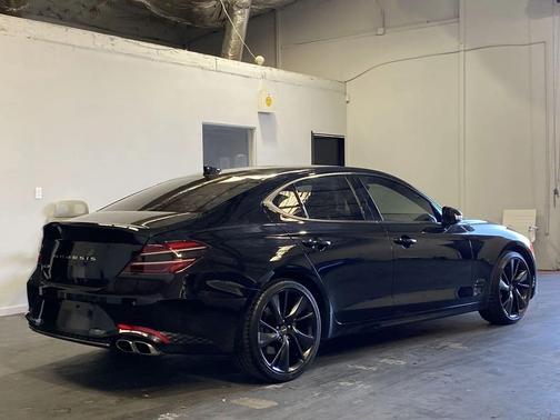 2023 Genesis G70 2.0T RWD