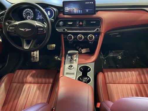 2023 Genesis G70 2.0T RWD