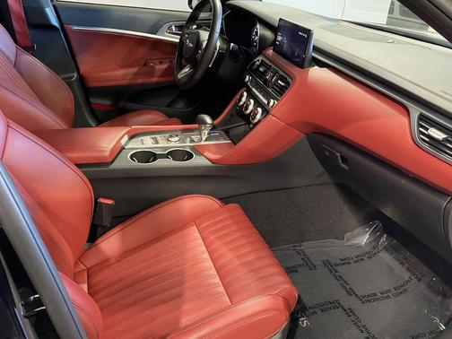 2023 Genesis G70 2.0T RWD