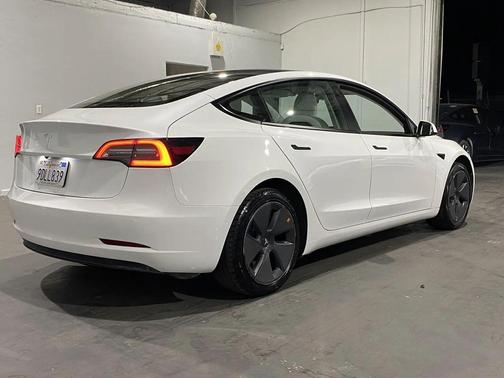 2022 Tesla Model 3 Standard Range