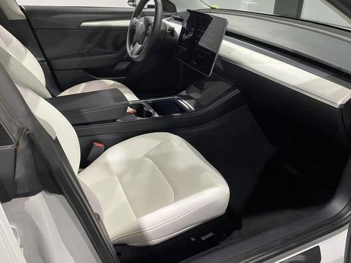 2022 Tesla Model 3 Standard Range