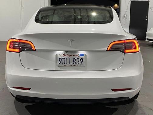 2022 Tesla Model 3 Standard Range